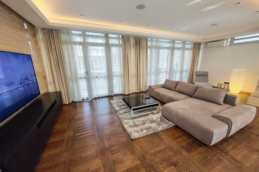 3.0 stan na Dedinju sa dva garažna mesta, 148m2