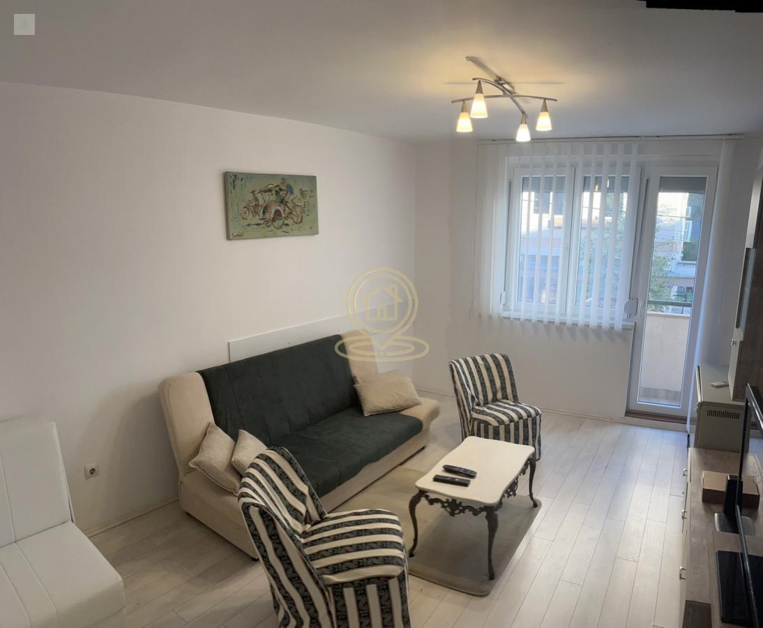Trosoban stan, 55 m², Savski Venac, Beograd, 1. sprat