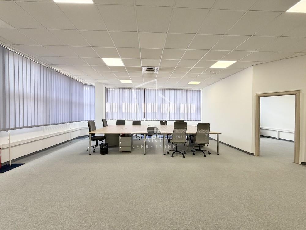 Stari Merkator, Poslovni prostor 230m2 ID#15856