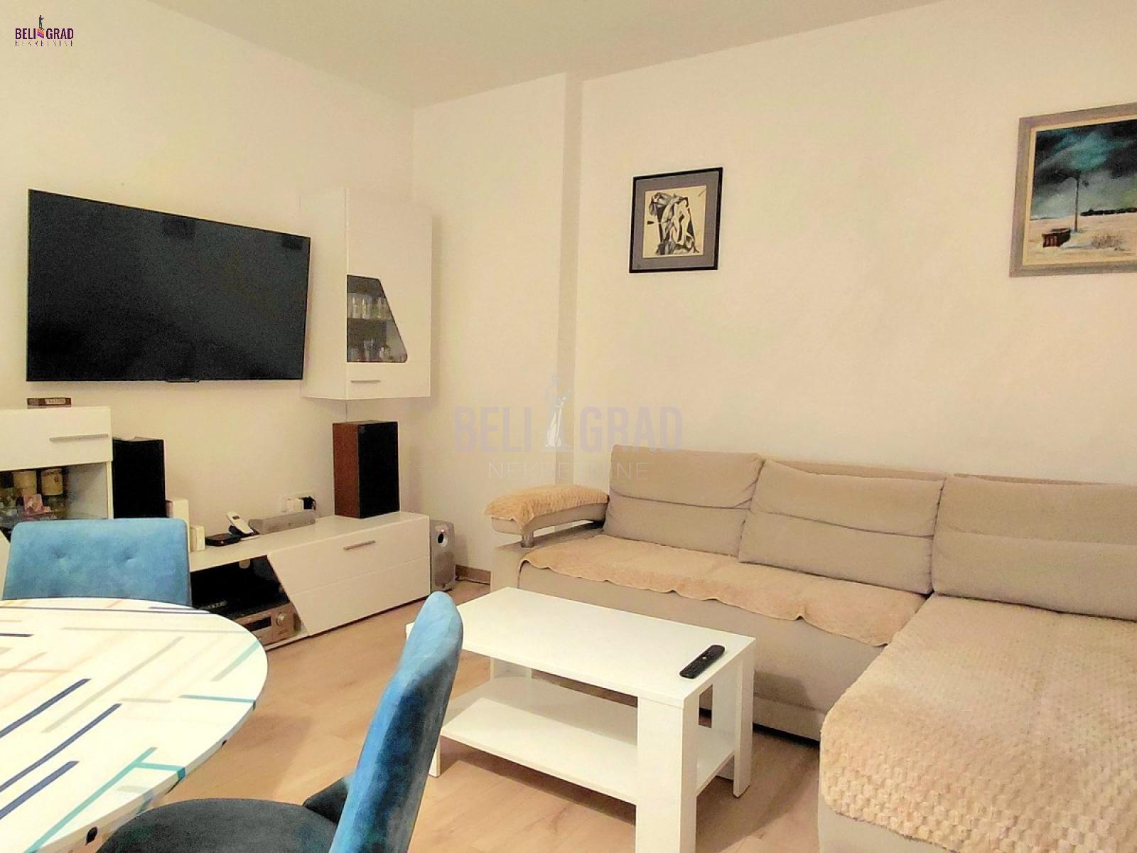 Renoviran duplex stan na odličnoj lokaciji, Stari grad, ul. 