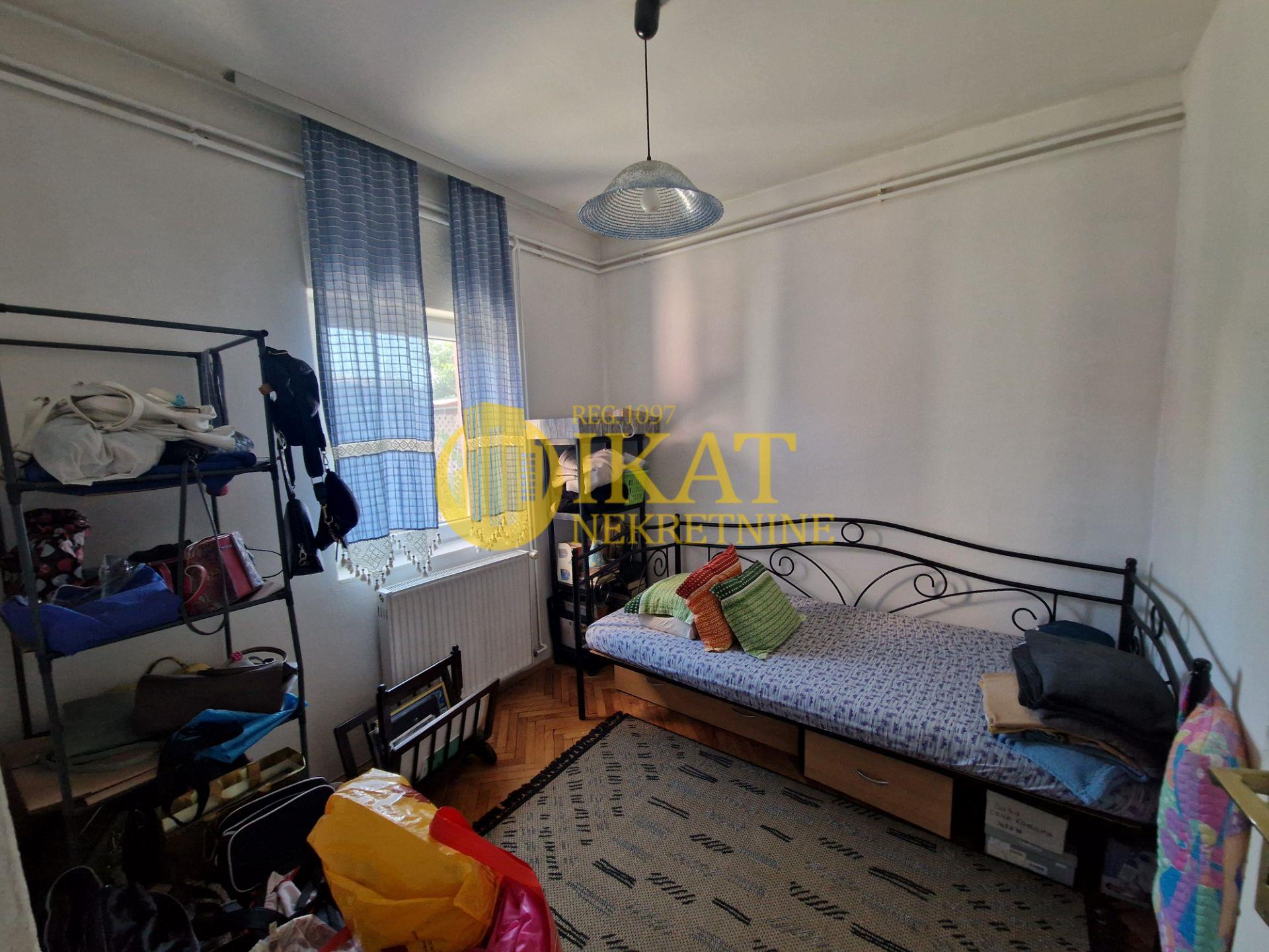 Novi Beograd kuća 250m2, garaža, 10 ari placa ID#5297