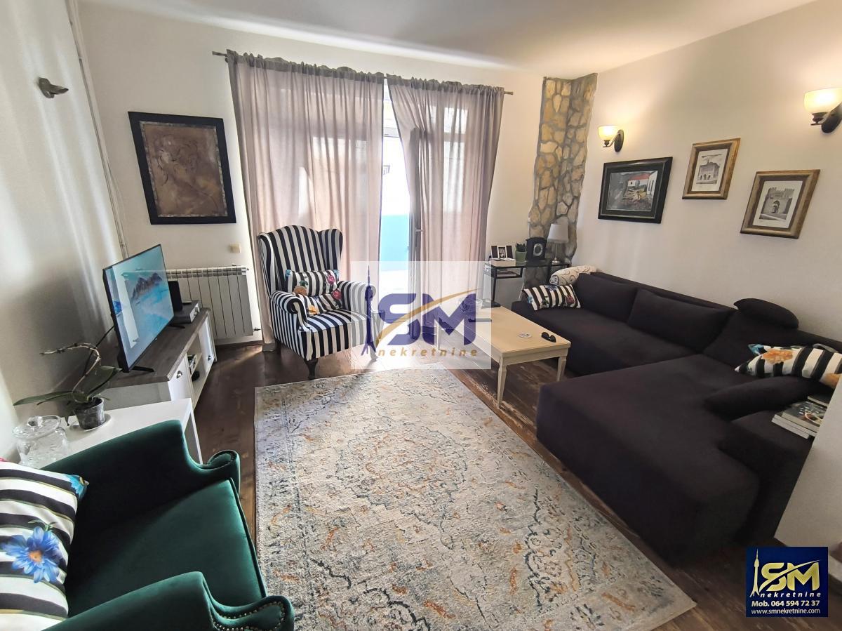 Voždovac, vertikala kuće, 250m2, sa dvorištem