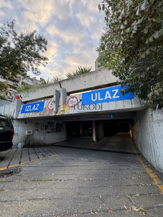 Garažno mesto-Blok 22-Sava Centar