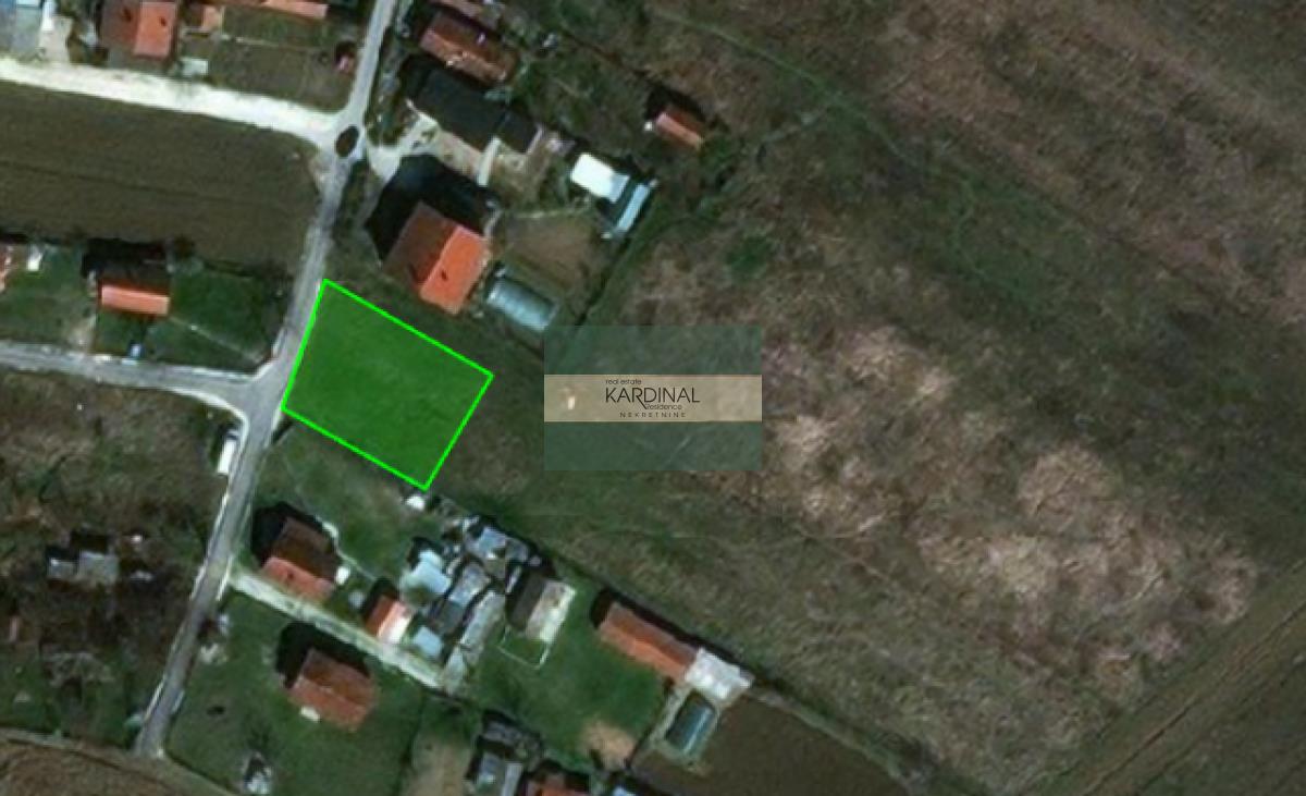 Prelepa parcela četvrtastog oblika