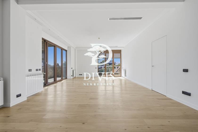 Izdaje se 5.0 luks penthouse na Dedinju, 210m2