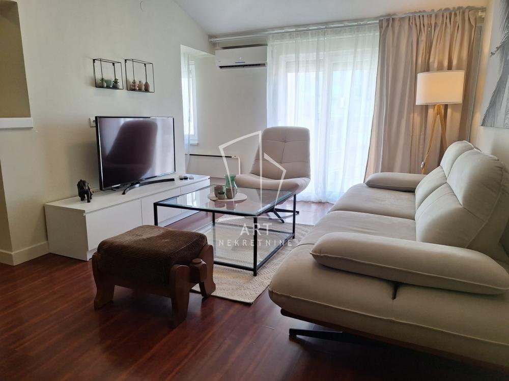 Pešačka zona,mereno 104 m2 ID#15970