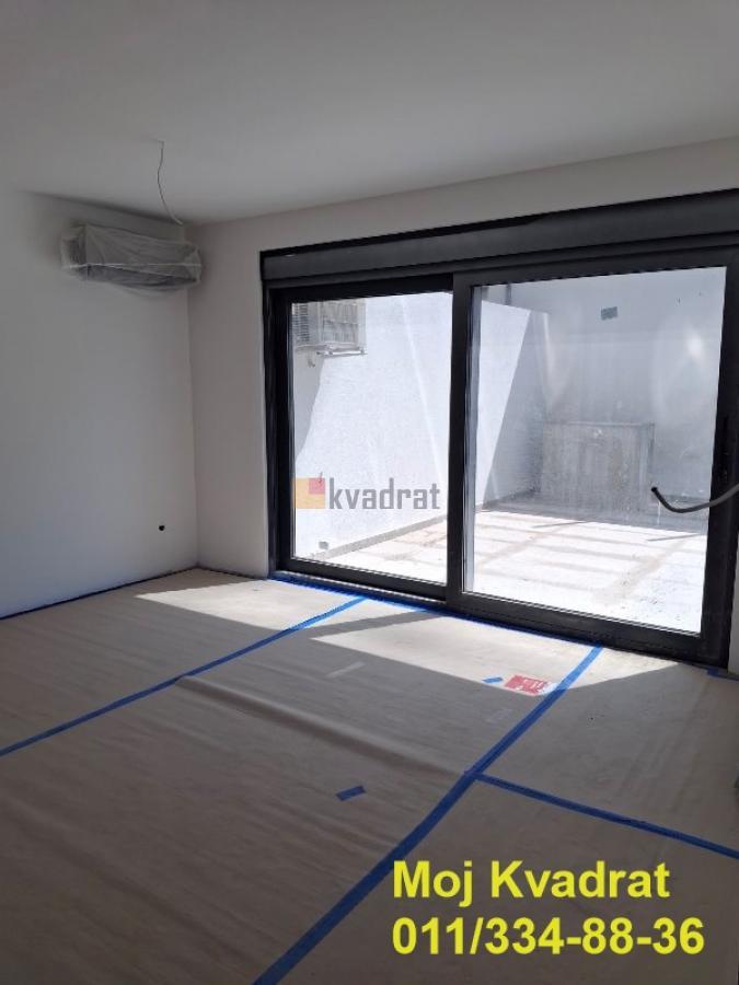 Čukarica, Banovo brdo - Karpoševa, 49m2 + 50m terasa