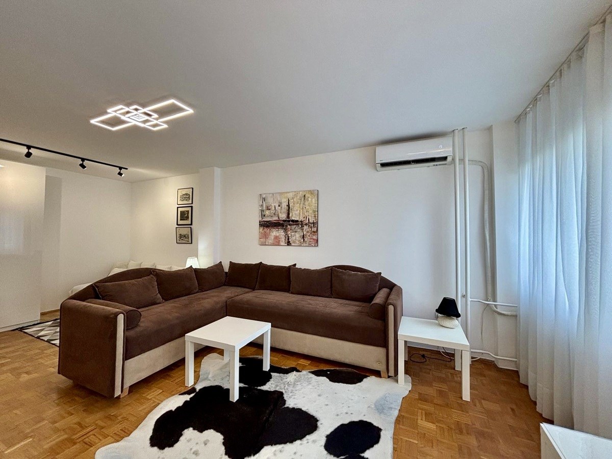 Potpuno renoviran 2.0 stan u bloku 63, 58m2