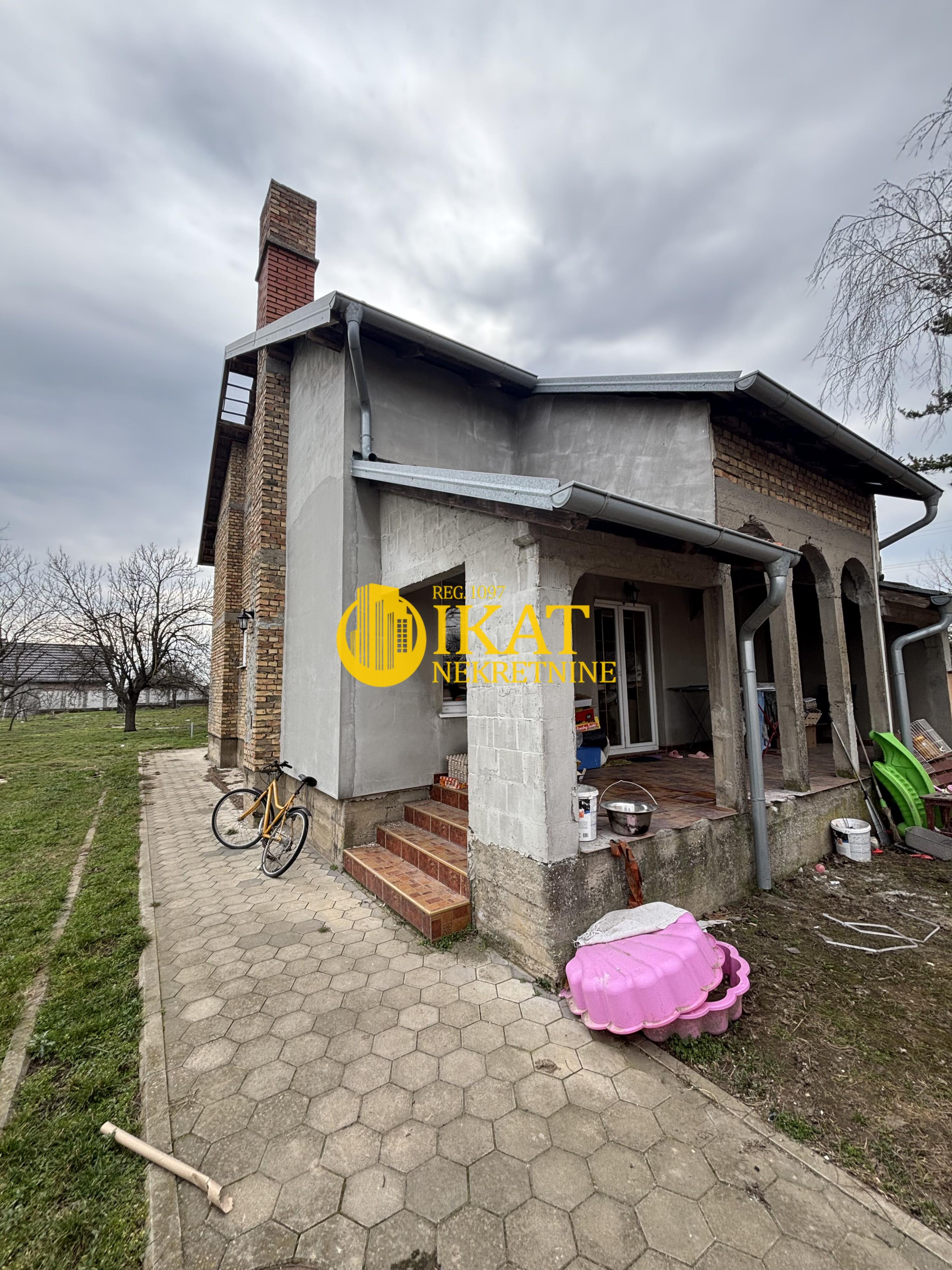 Stara Pazova, Surduk, kuća, 240m2 ID#5333