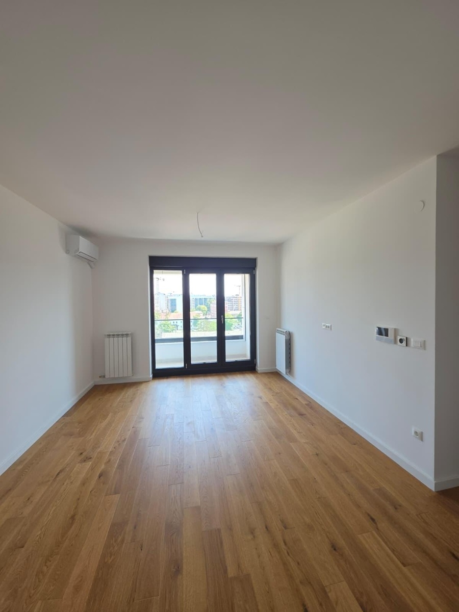 Nov trosoban stan na Tošinom bunaru, 65m2