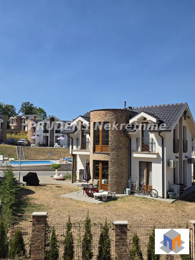 JEDINSTVENE LUX KUĆE SA BAZENOM - DAVID RESIDENCE VILLAS, Vrnjačka Banja