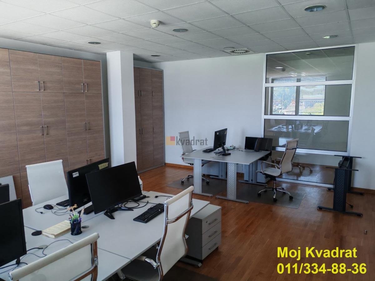 Novi Beograd, Bežanijska kosa - Partizanske avijacije, 330m2