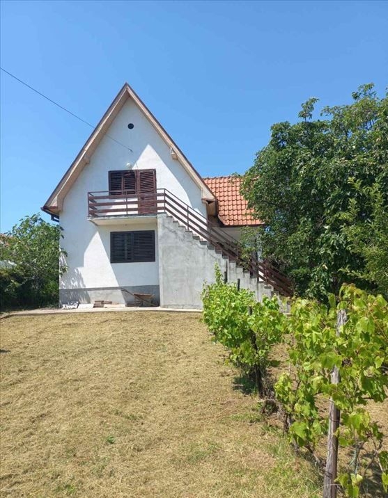 Barajevo-Baćevac 130m2, 6,85 ari, uknjižena