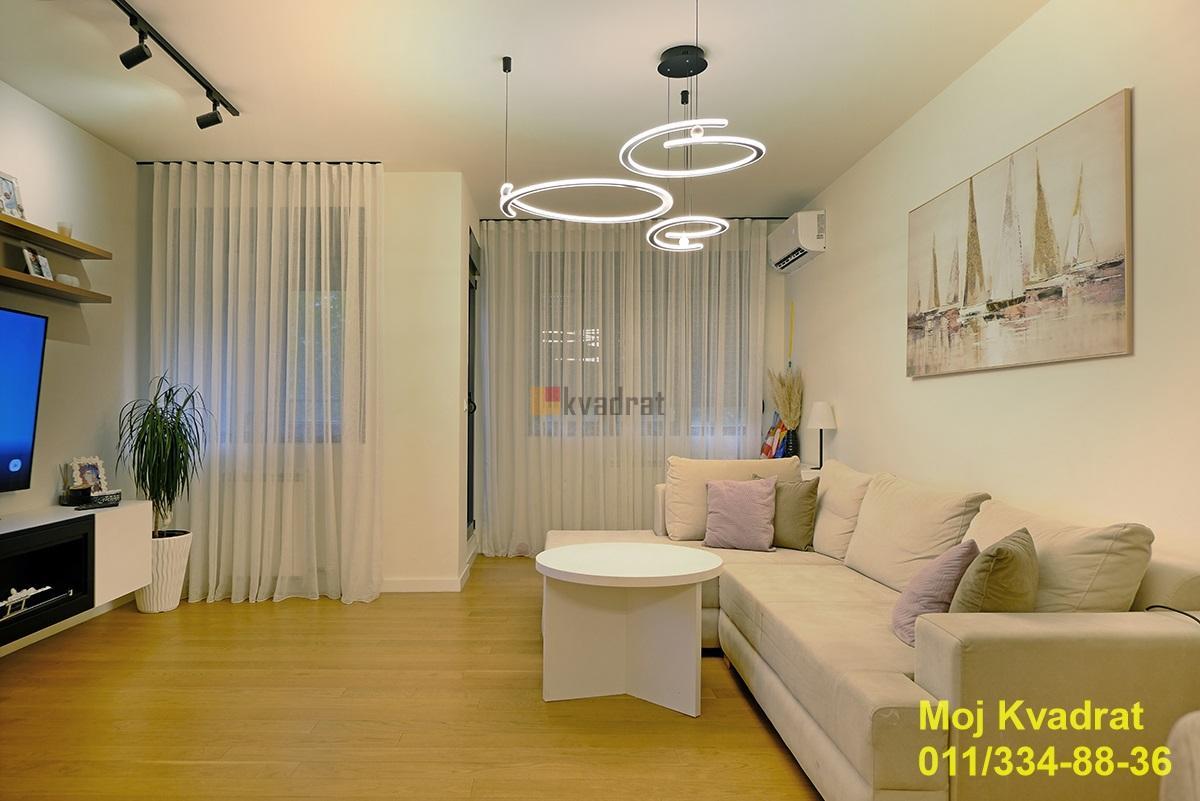 Rakovica, Vidikovac (VRTOVI CERAKA) - Kneza Višeslava, 82m2