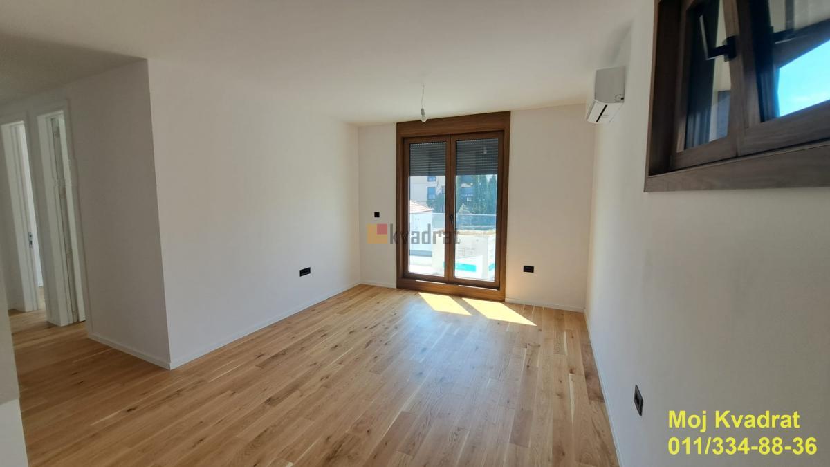 Voždovac, Voždovačka crkva - Borisavljevićeva, 57m2
