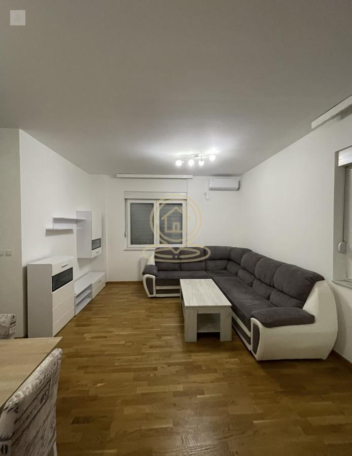 **Izdavanje stanova Novi Sad, Rotkvarija, Kraljevića Marka – jednoiposoban stan 51 m2, odmah useljiv**