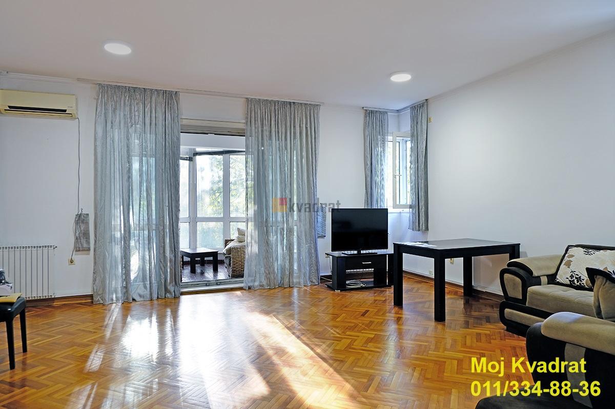 Voždovac, Atletska dvorana - Bulevar oslobođenja, 163m2