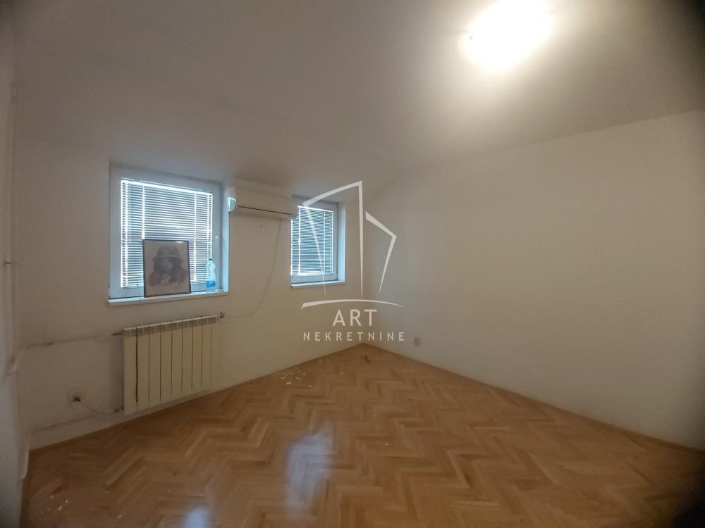 Banovo brdo, Lješka, mereno 50m2 ID#16368