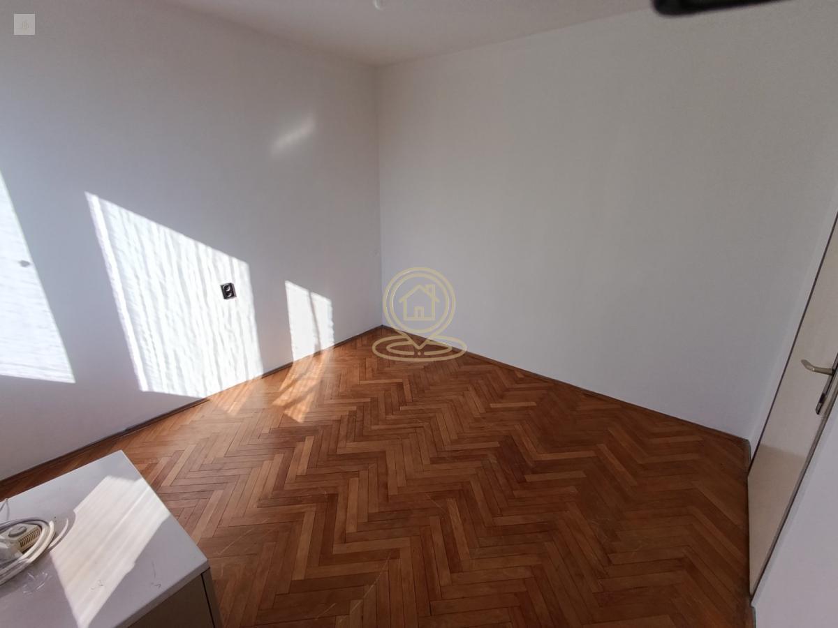 Prodaje se dvoiposoban stan, 60m2, kod Vojne bolnice, na Trošarini