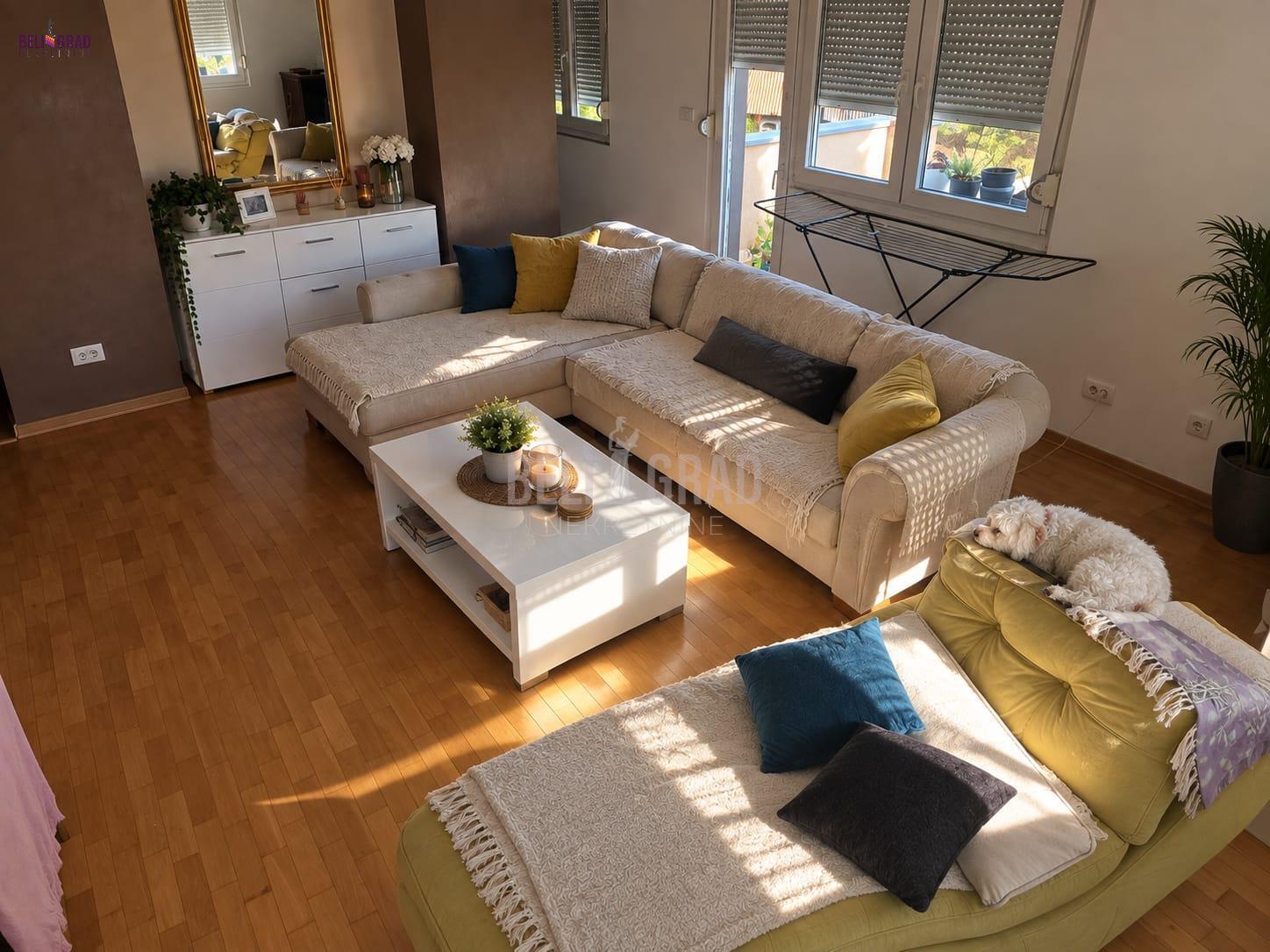 Marijane Gregoran, lep duplex