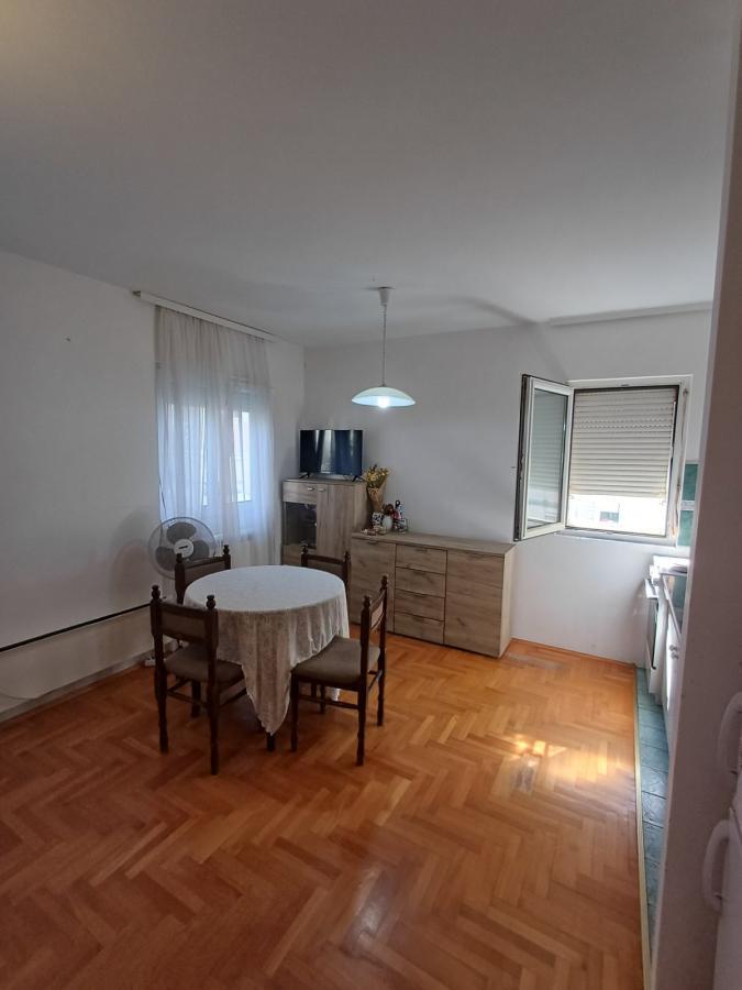 Braće Jerković, okretnica, Dukatska, 25m2