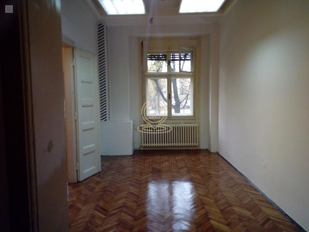 Trosoban stan 93 m²na atraktivnoj lokaciji, Dunavska, Stari Grad, Novi Sad-izdavanje