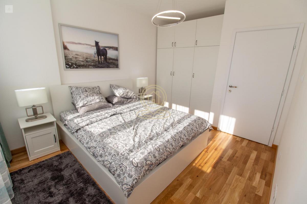 Trosoban stan, 63 m², Stari Grad, Kralja Milana, 1. sprat