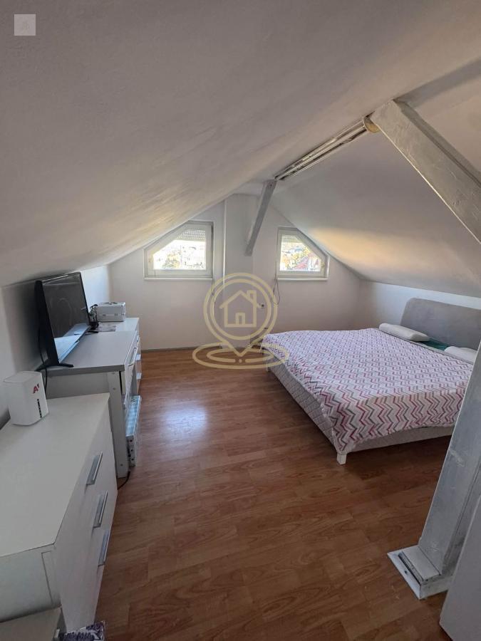 Prodaje se jednoiposoban stan, 50m2, preko puta Svetosavskog parka