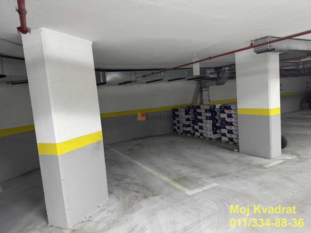 Vračar, Hram Svetog Save - Stojana Protića, 12m2
