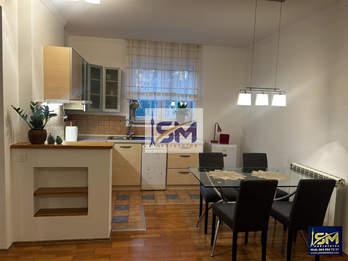 Odličan dvosoban stan 60m2 sa velikom terasom
