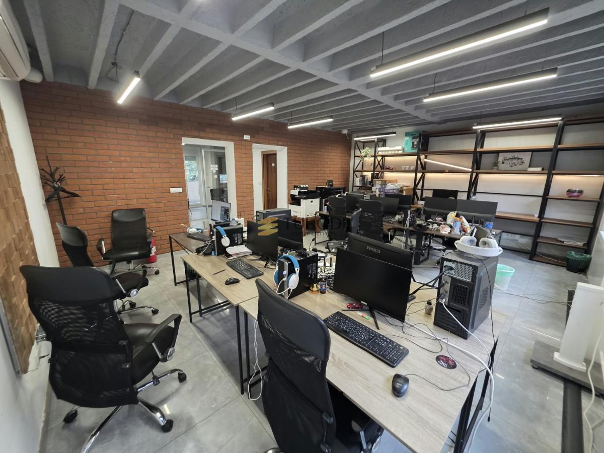 Prostor za kancelariju 70m2 Sarajevska