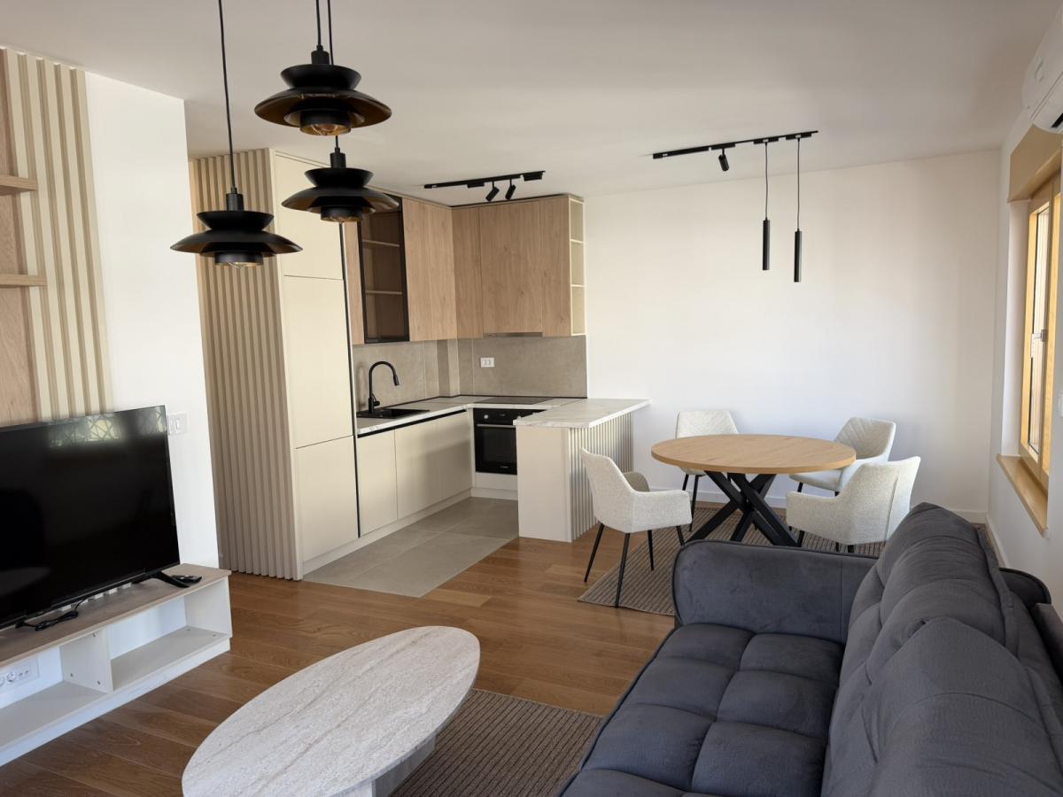 Vračar, Cerska, 60m2, sa garažnim mestom