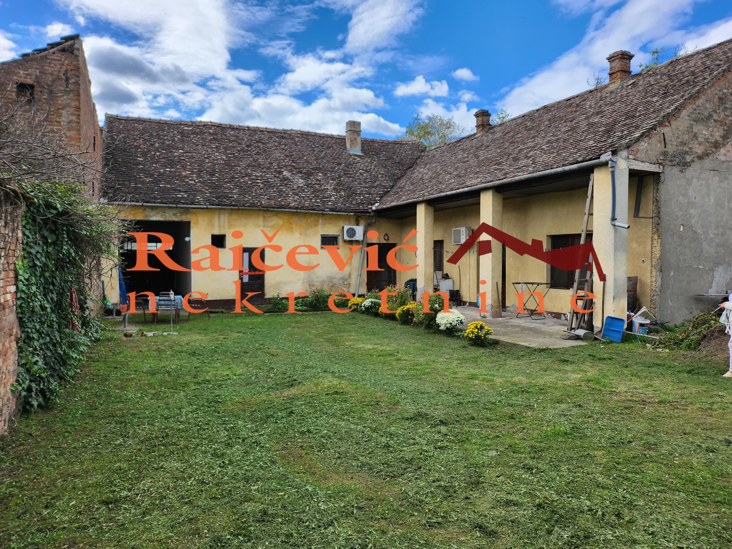 SREMSKA MITROVICA SREMSKA MITROVICA 249m2 , 135000e